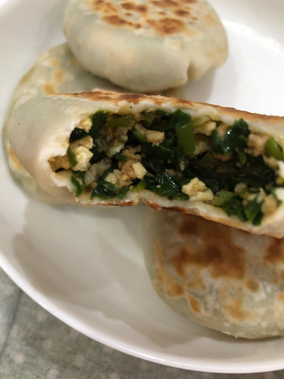 皮薄馅多的韭菜饼