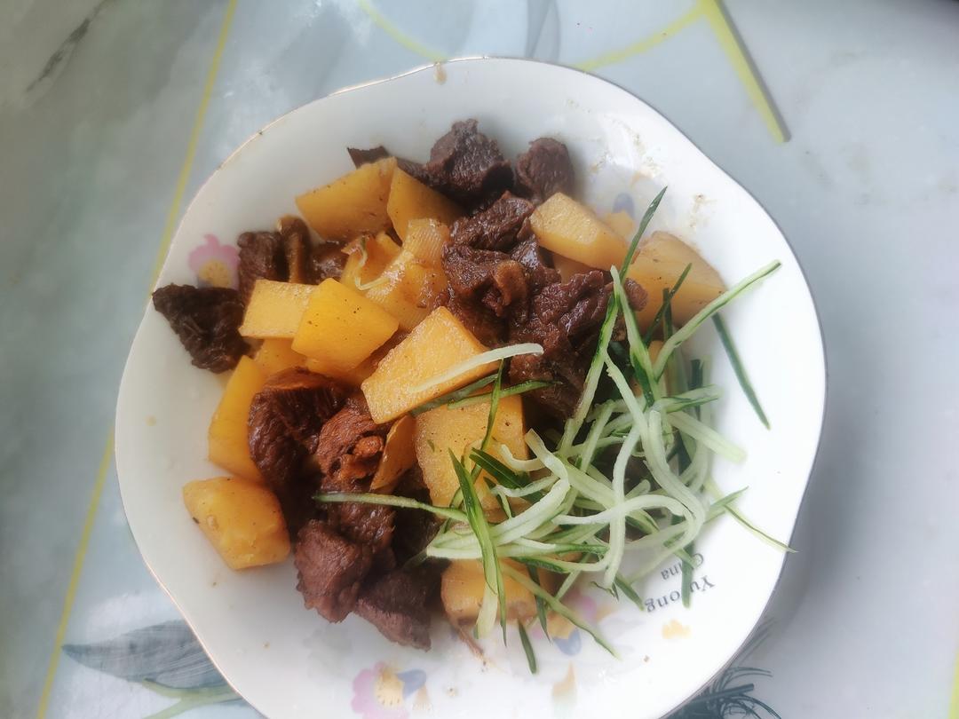 红烧肉炖土豆（丝毫不腻）