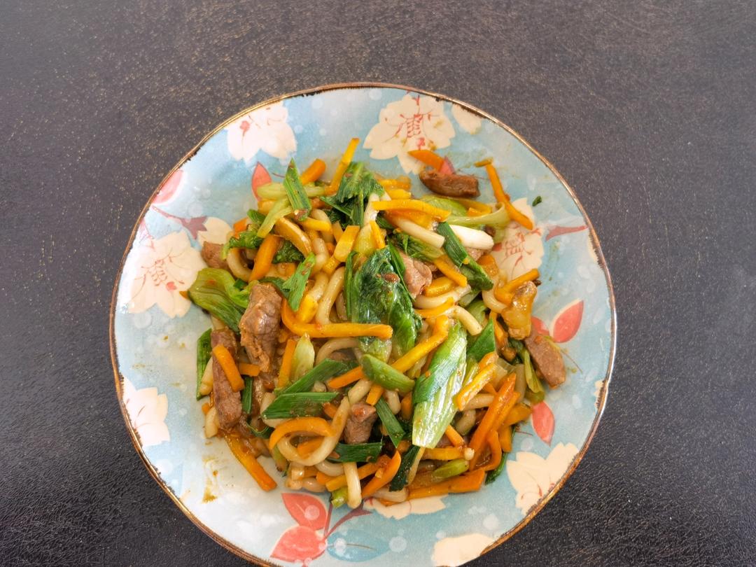 时蔬肉丝炒河粉