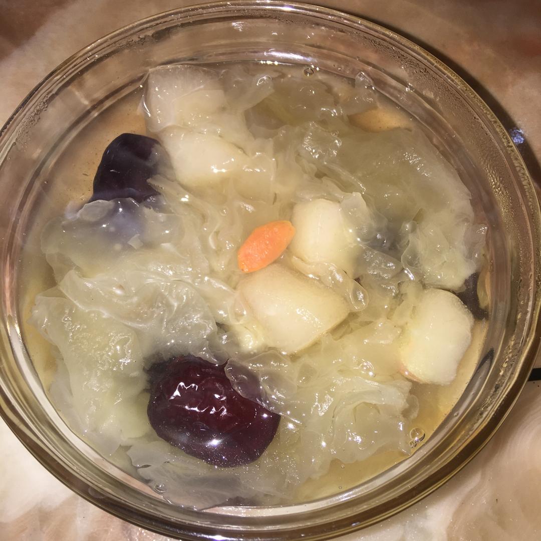 银耳红枣汤（补铁补血最牛逼）