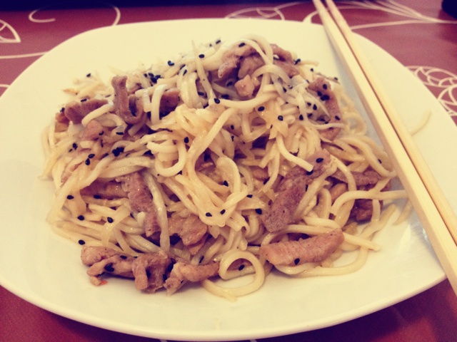杂蔬肉丝炒面