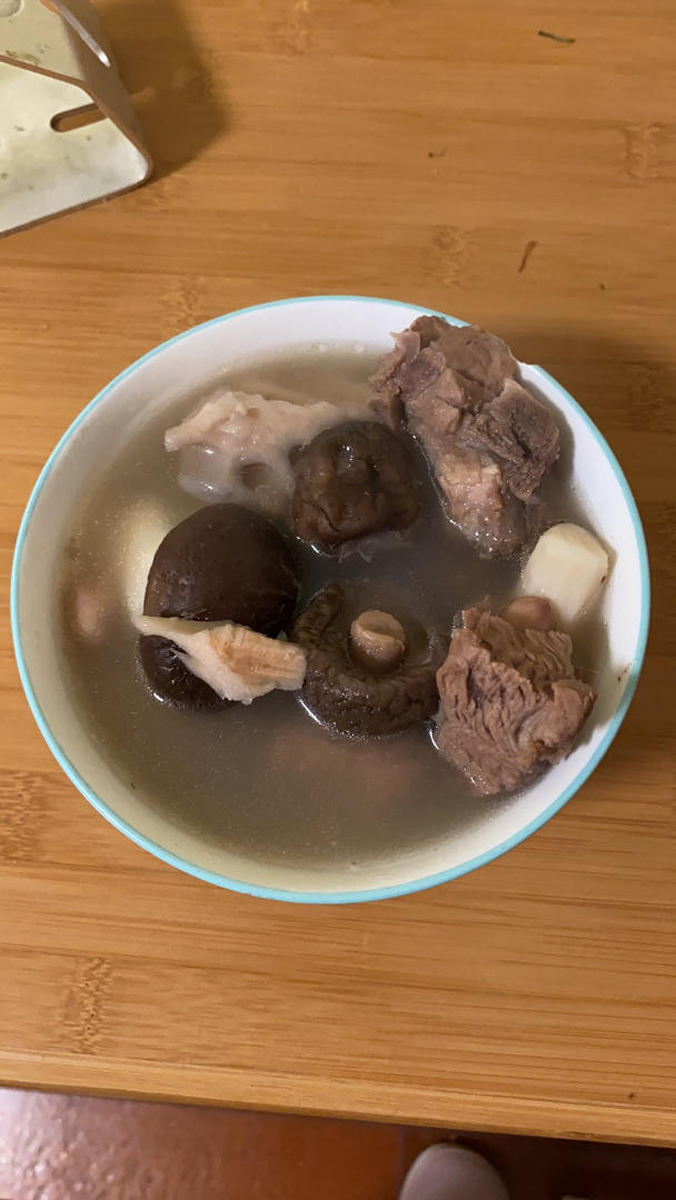 最美味的补血汤煲（例假期间喝非常好）～粉藕红衣花生土猪排骨汤