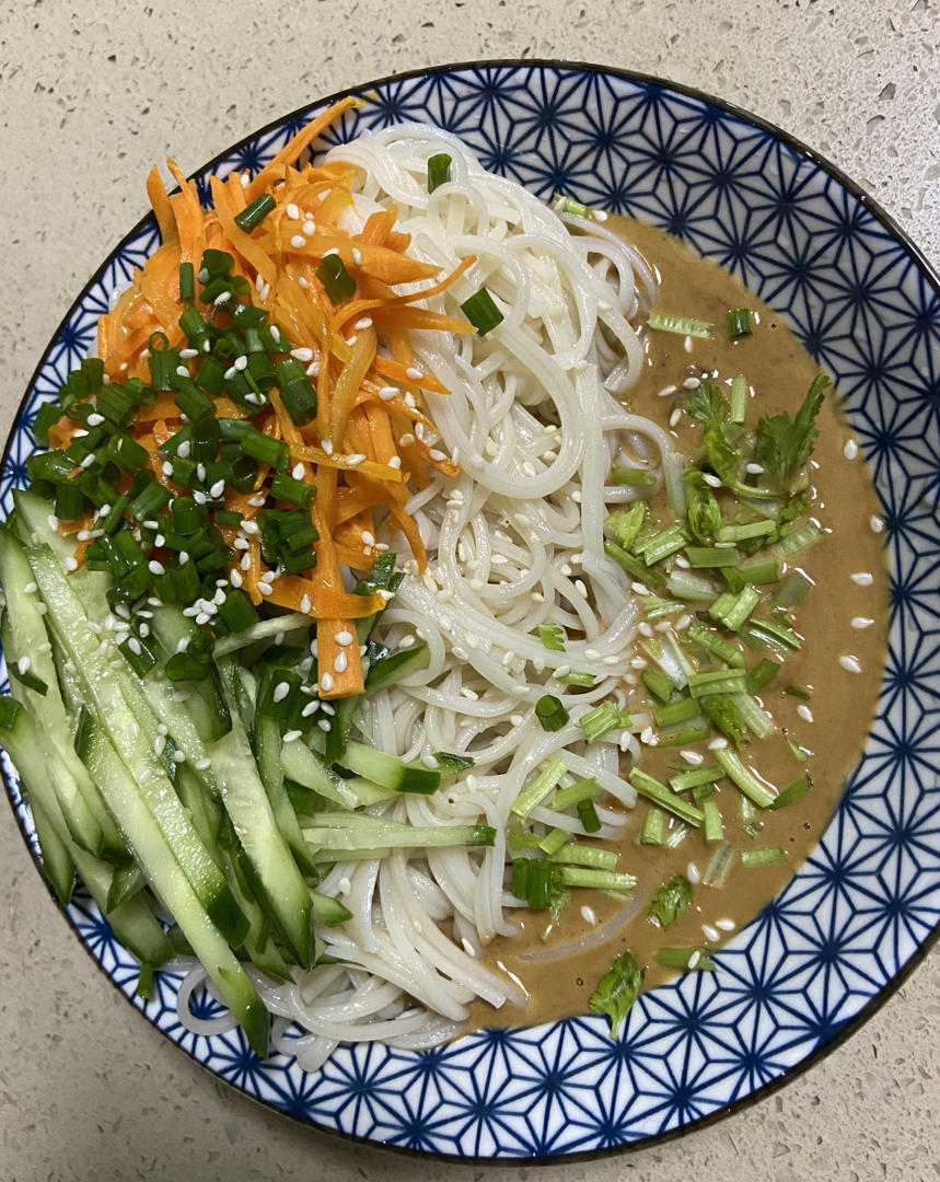 pennydonne做的芝麻酱凉拌面