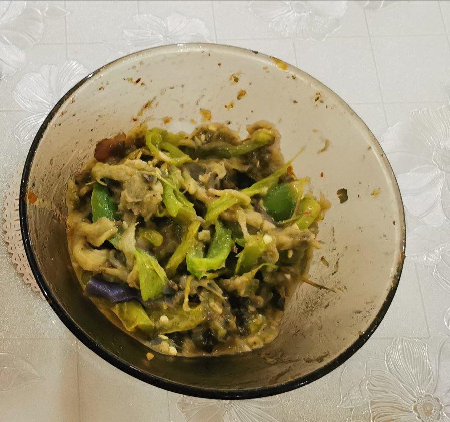 抖辣椒皮蛋茄子