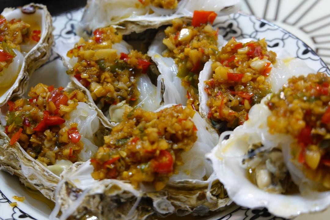 有个锅就能在家做的蒜蓉生蚝做法