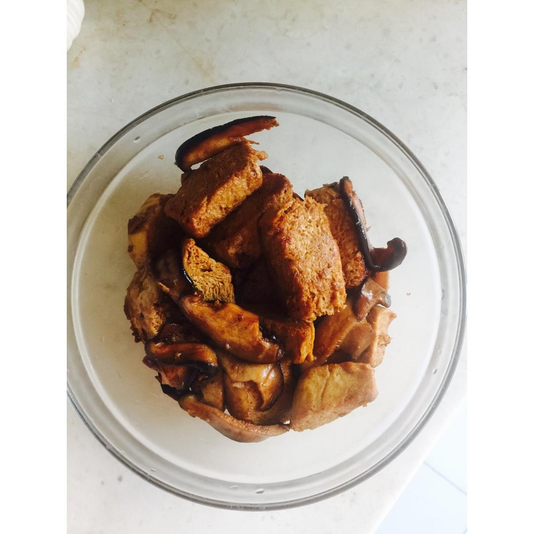香菇烧冻豆腐