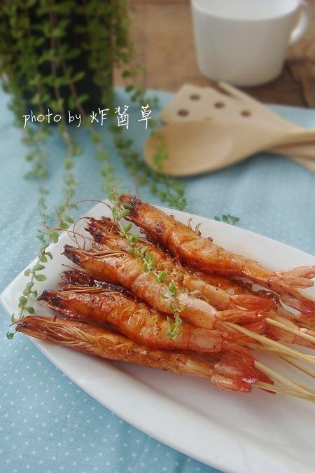 叉烧串串虾的做法