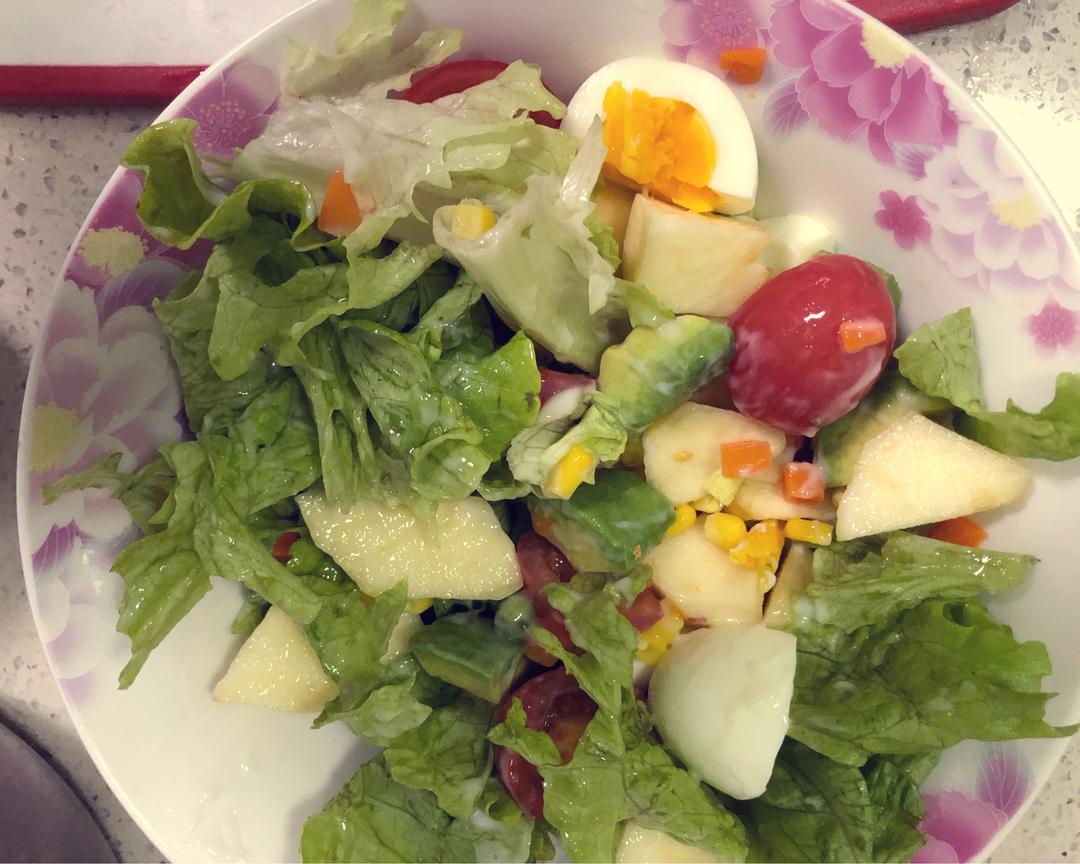 牛油果鸡蛋低脂沙拉