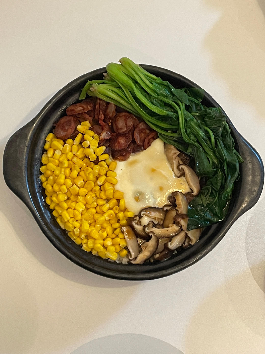 广式腊味煲仔饭