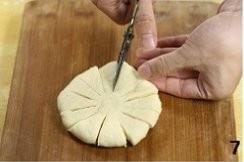 椰蓉花形面包的做法 步骤8
