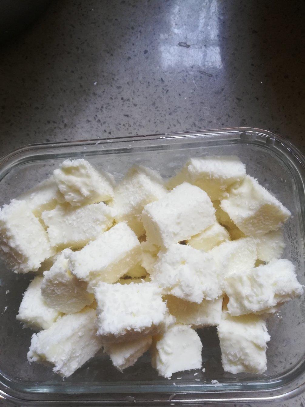完胜85度C牛奶椰丝小方
