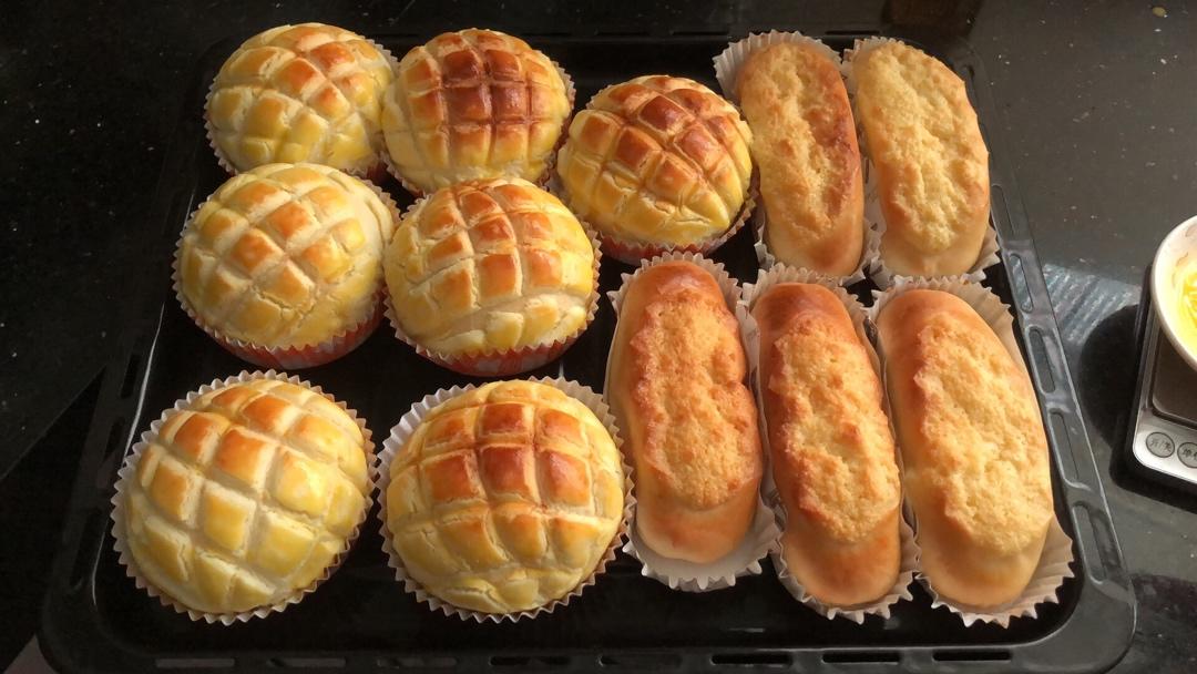 好吃到炸裂的港式菠萝包（附带制作酥皮的小视频）