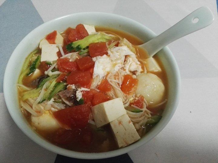 超级开胃西红柿金针菇豆腐汤