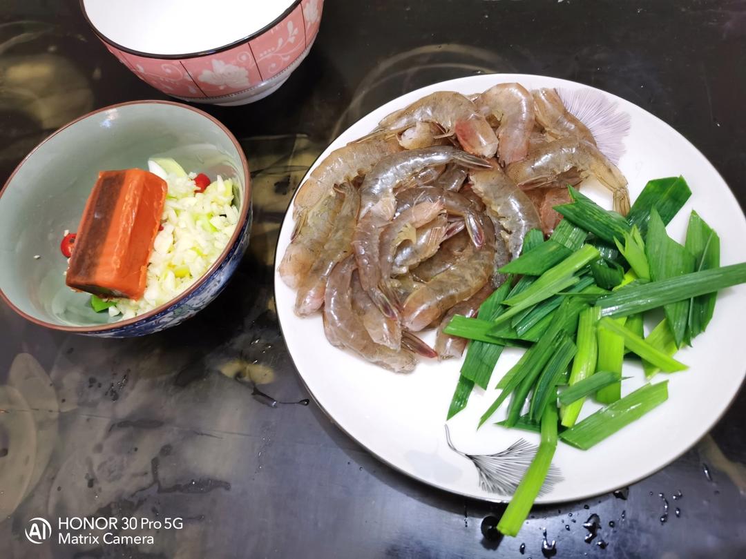 10分钟搞定，好吃到舔手指的油焖大虾
