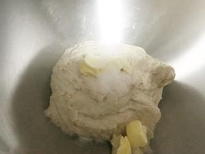 紫米馅软欧包——复刻健康面包计划15的做法 步骤2