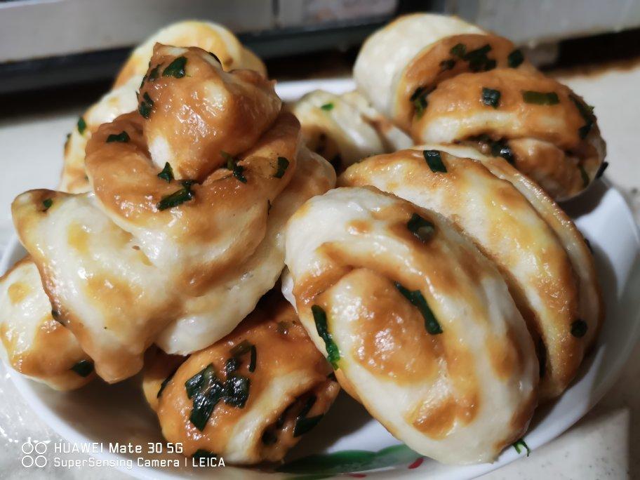 袖珍葱香花卷儿 孩子一口一个特别爱吃 零失败的方子 附细节视频详解