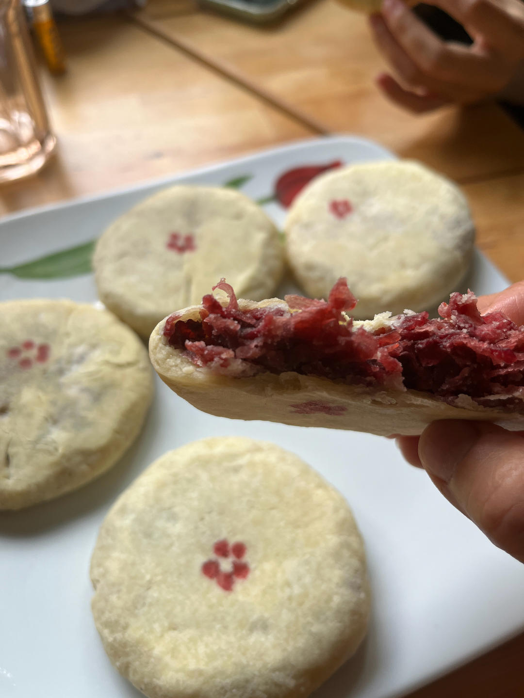 玫瑰鲜花饼，快手烫面法免出膜版，超级香酥！