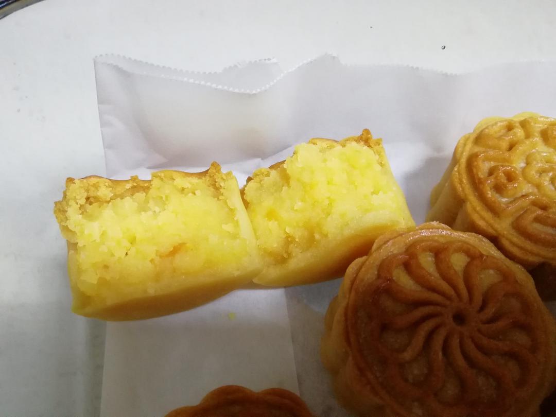 金沙奶黄月饼
