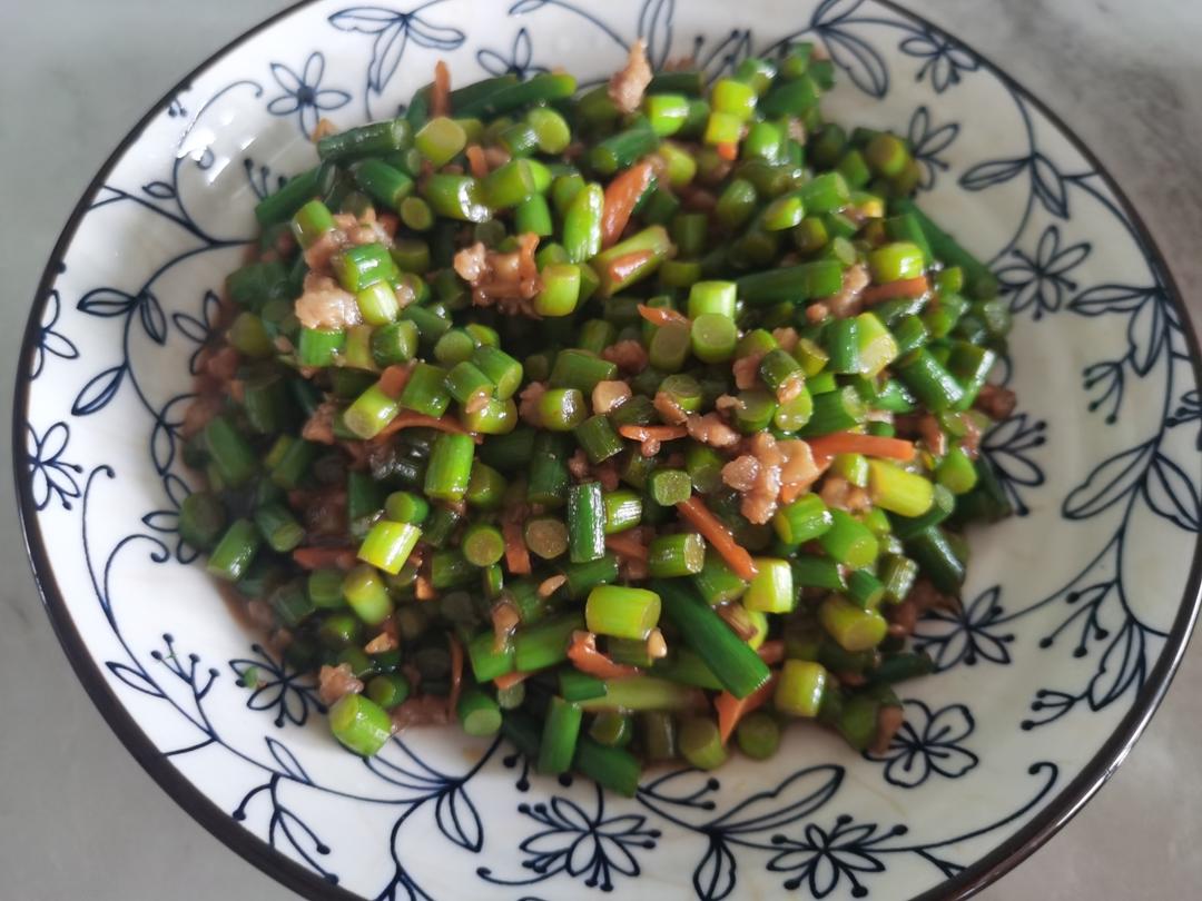 蒜苔炒肉末，三碗米饭都不够吃
