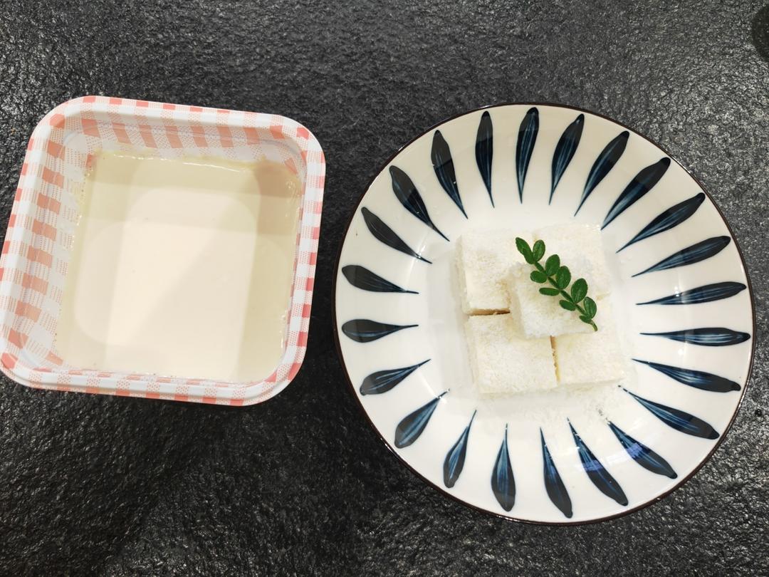 椰奶小方糕