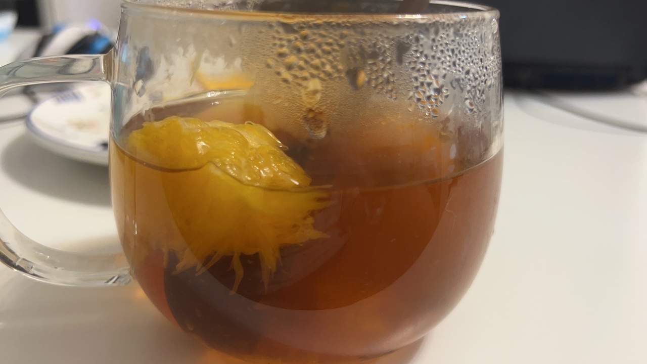 香香橙子茶=低糖版柠檬红茶的做法