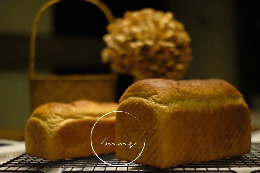 无花果黑麦吐司