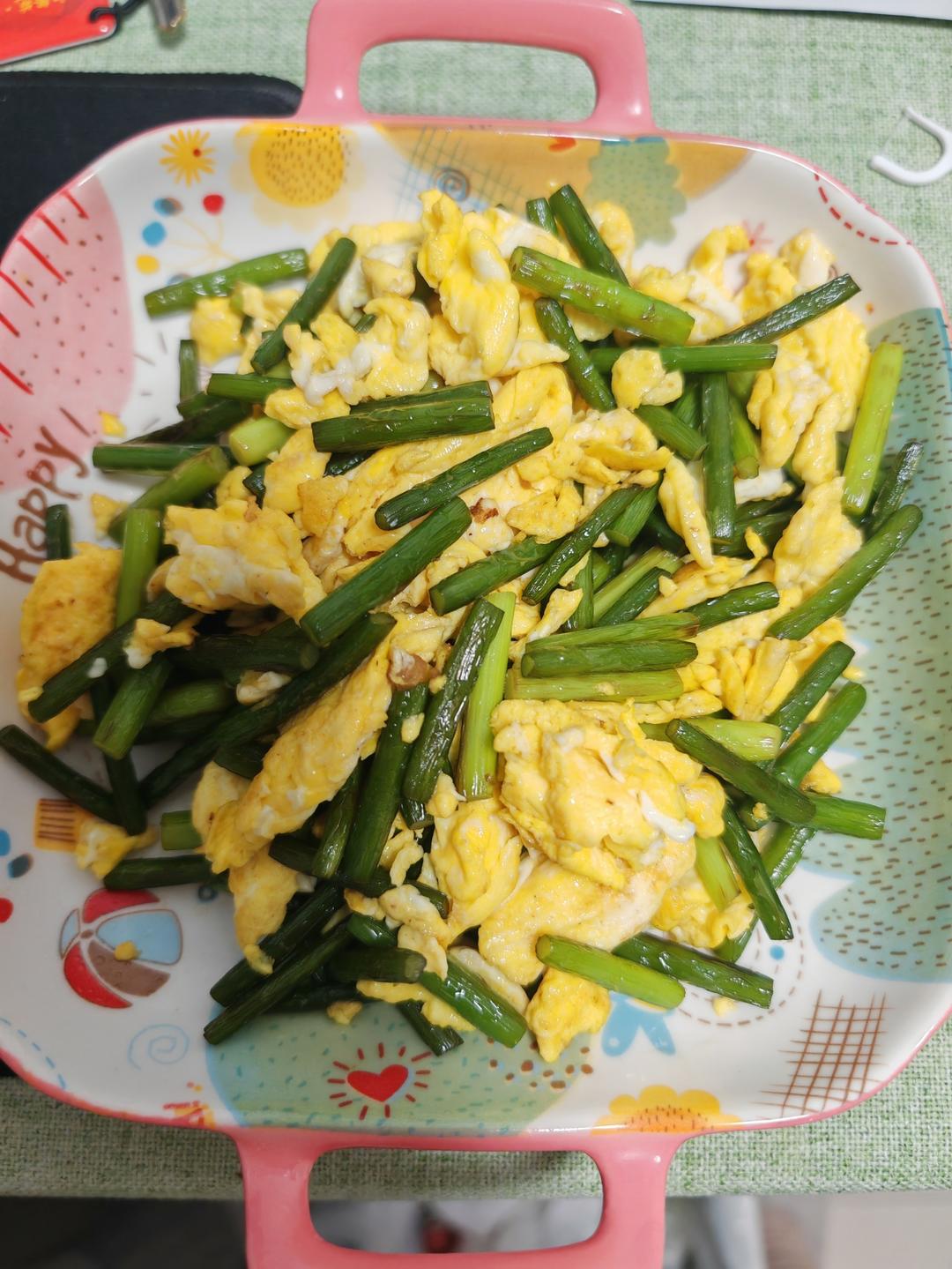 两分钟做好蒜苔炒鸡蛋