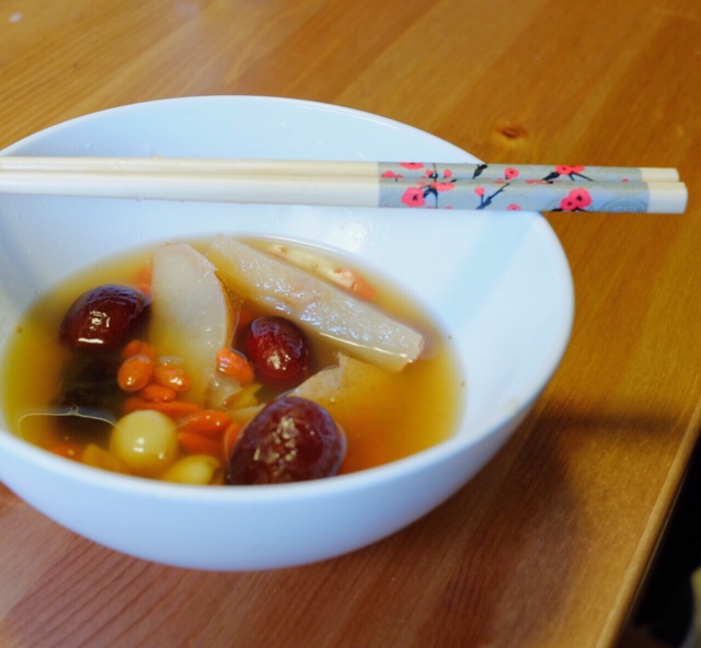 冰糖银耳雪梨汤