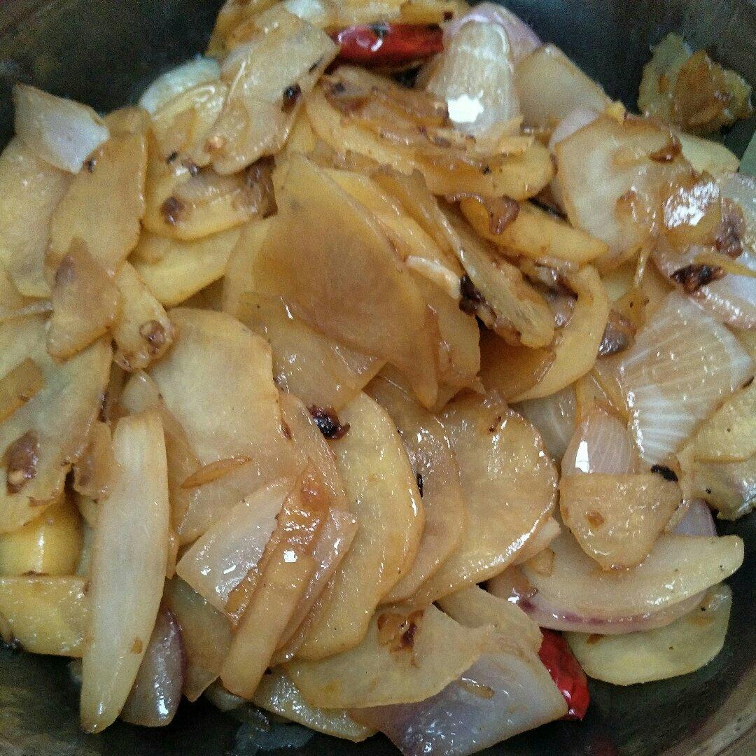 边吃边流泪的「孜然土豆片」