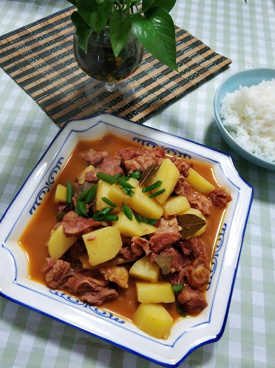 红烧牛肉土豆 （独家秘制）