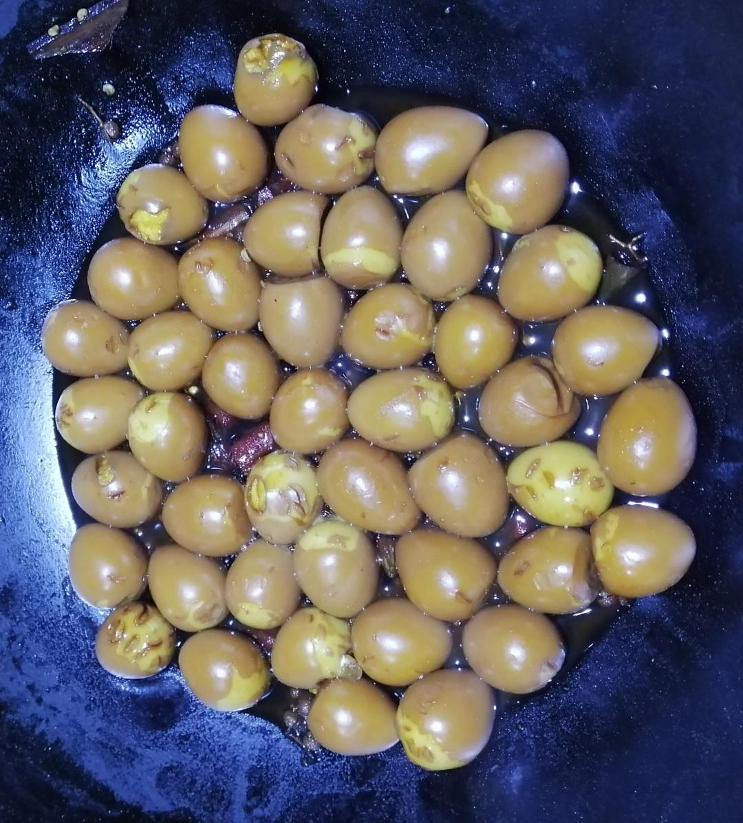 乡巴佬卤鹌鹑蛋