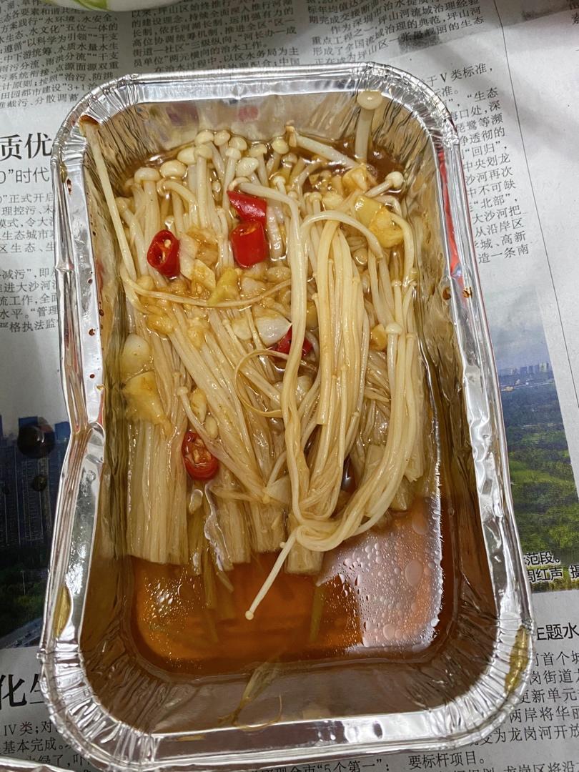 锡纸金针菇-在家用烤箱就能做的烧烤，烧烤店必点菜品之一！超鲜！