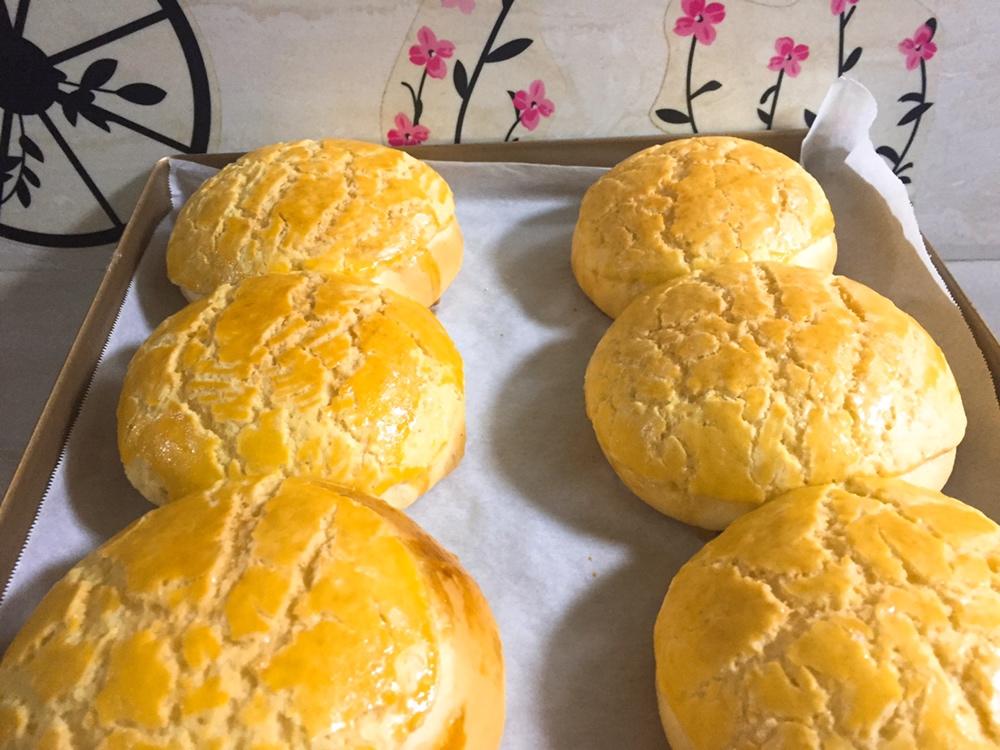 好吃到极致经典脆皮菠萝包