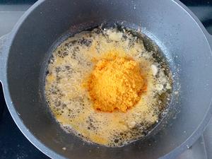 酥脆可口避风塘同款金沙蛋黄面包糠大虾的做法 步骤7