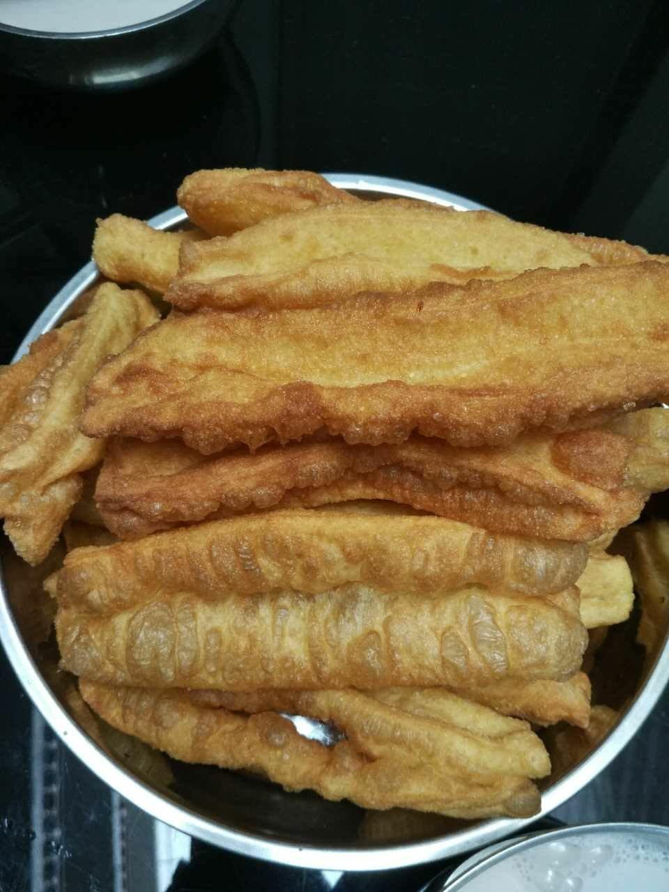（视频菜谱）自制蓬松 炸油条