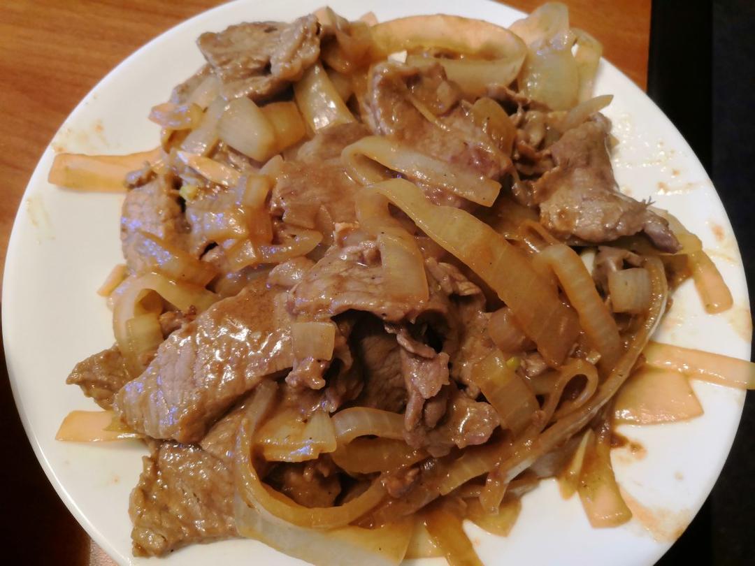 孜然牛肉（👈孜然肉片向左，吉野家向右👉）
