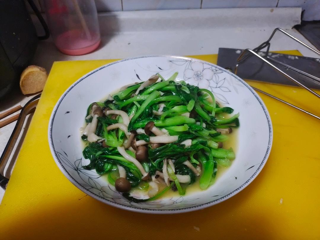 蟹味菇炒小油菜
