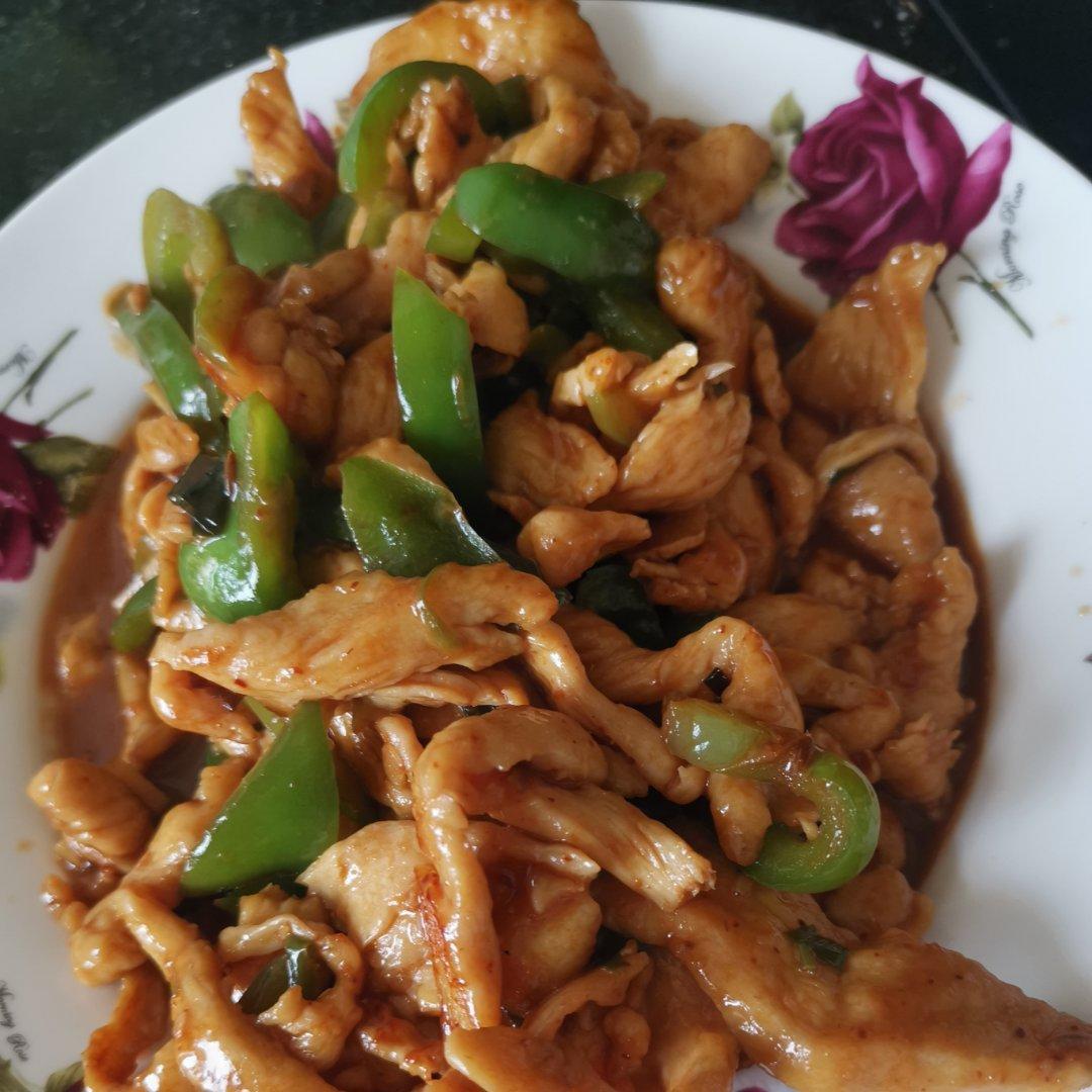 巨好吃的青椒炒鸡胸肉丝，超下饭