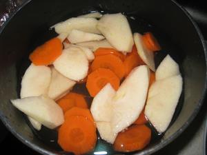 胡萝卜苹果水（辅食）的做法 步骤3