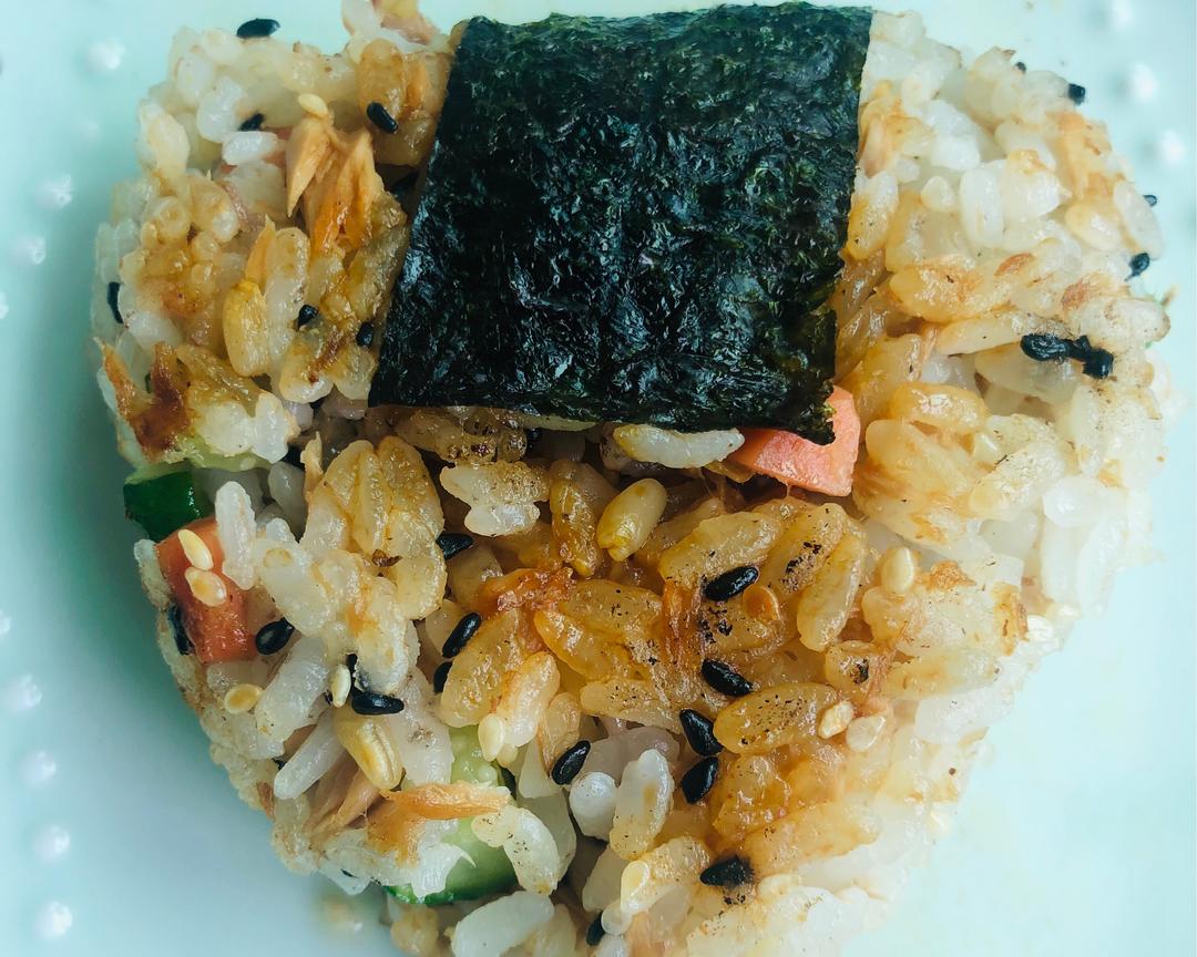 不用捏的金枪鱼饭团的做法