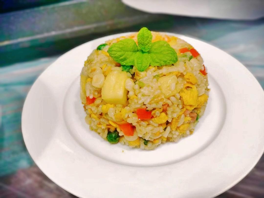 虾仁菠萝炒饭