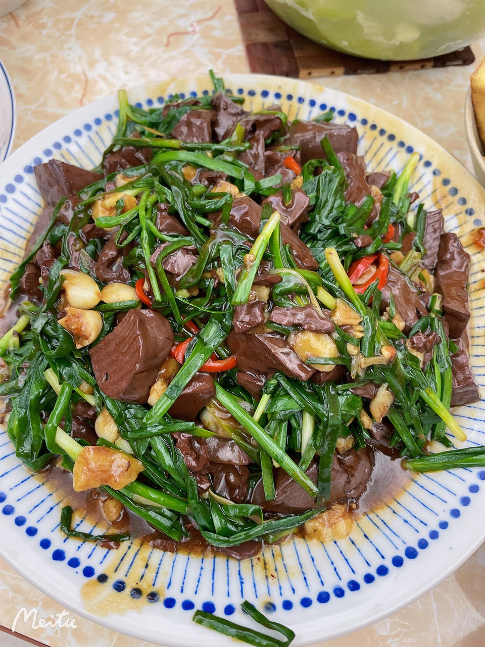 鸭血炒菲菜