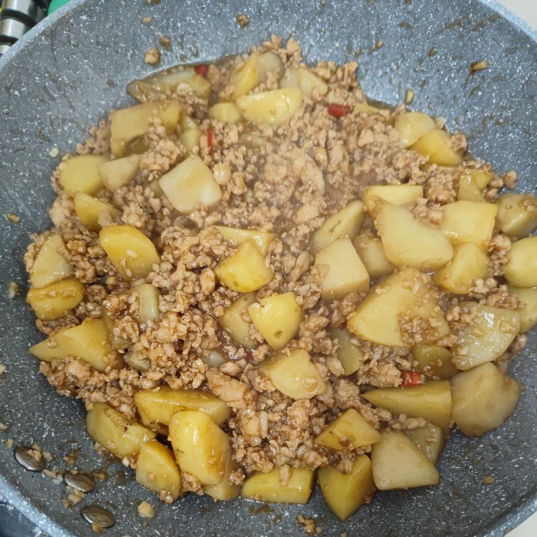 超级下饭的肉沫炒土豆！