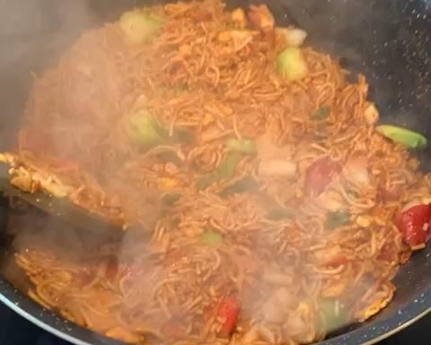 大排档风味老干妈炒面