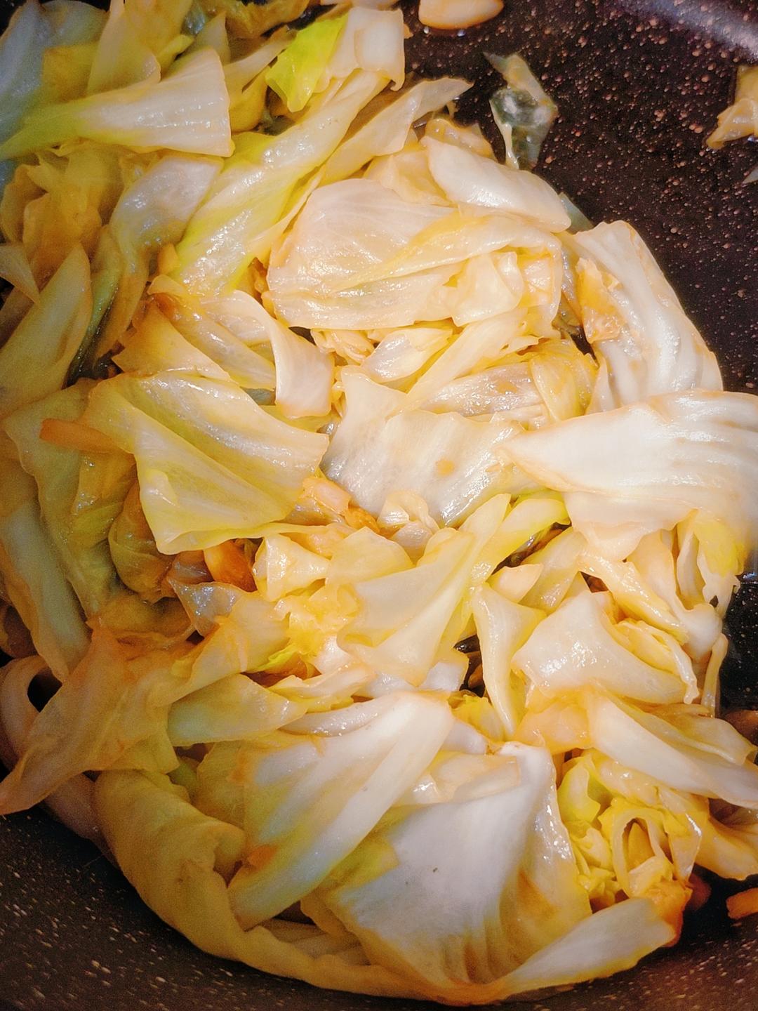 厨师长教你：“手撕包菜”的家常做法,简单又不失美味