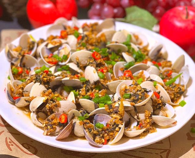 味鲜营养又美味的家常菜之紫苏蒜蓉蒸白贝的做法