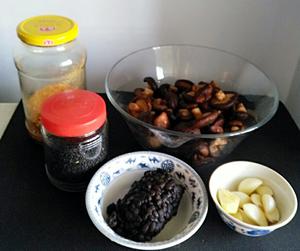 香辣豆豉香菇酱的做法 步骤1
