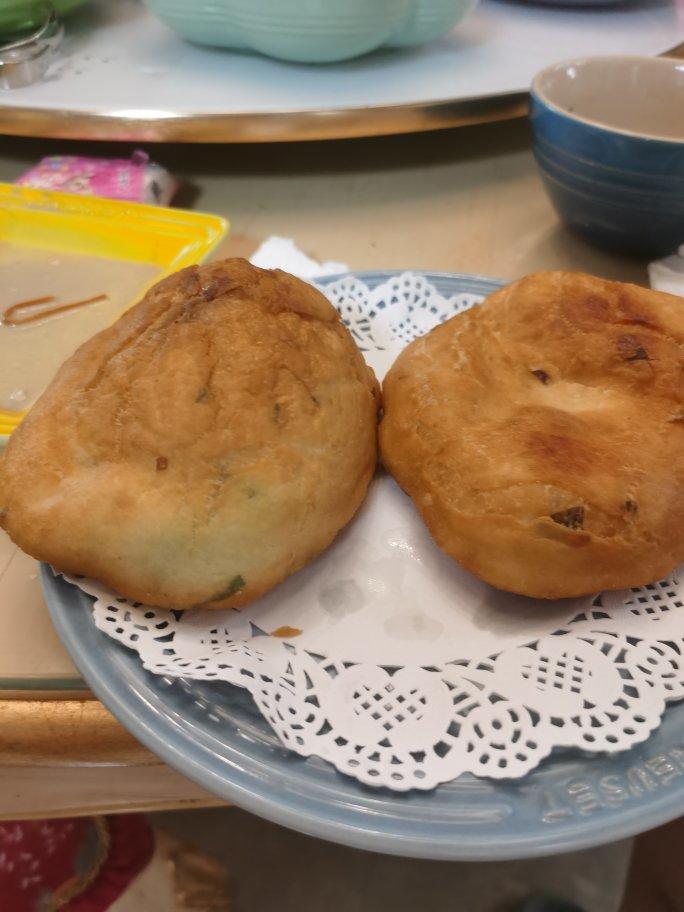 早餐店炸葱油饼 外酥里软 葱香味十足 附细节视频详解