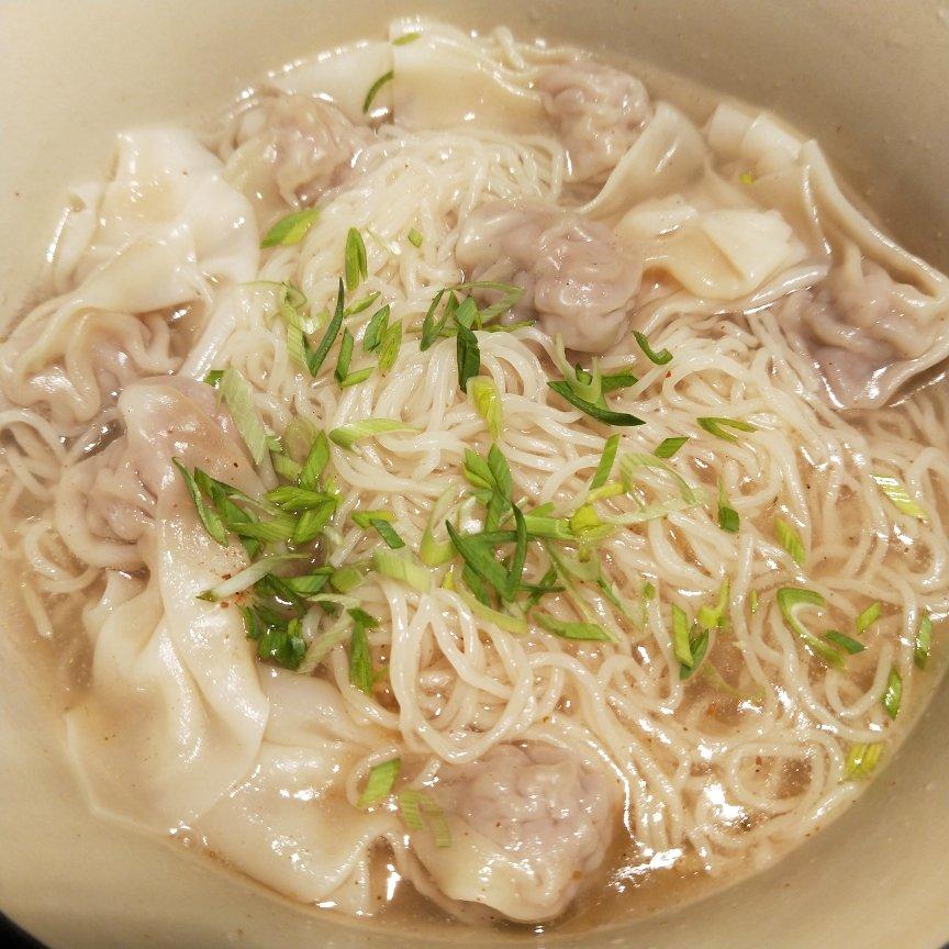 经典港式鲜虾云吞面
