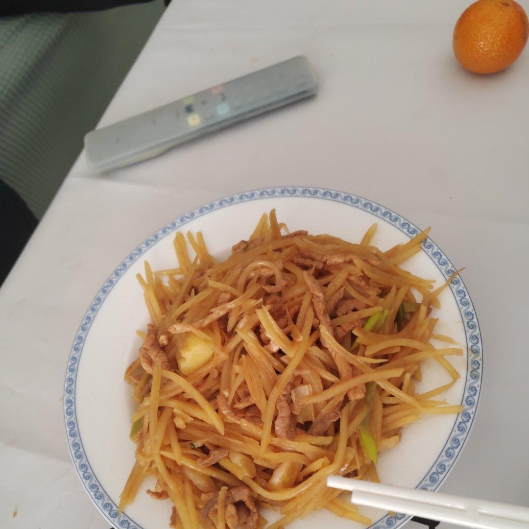 简单快手的土豆丝炒肉丝！拌饭绝绝子！！